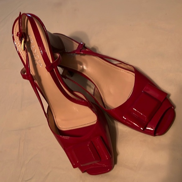 Ladies shoe - Picture 1 of 11